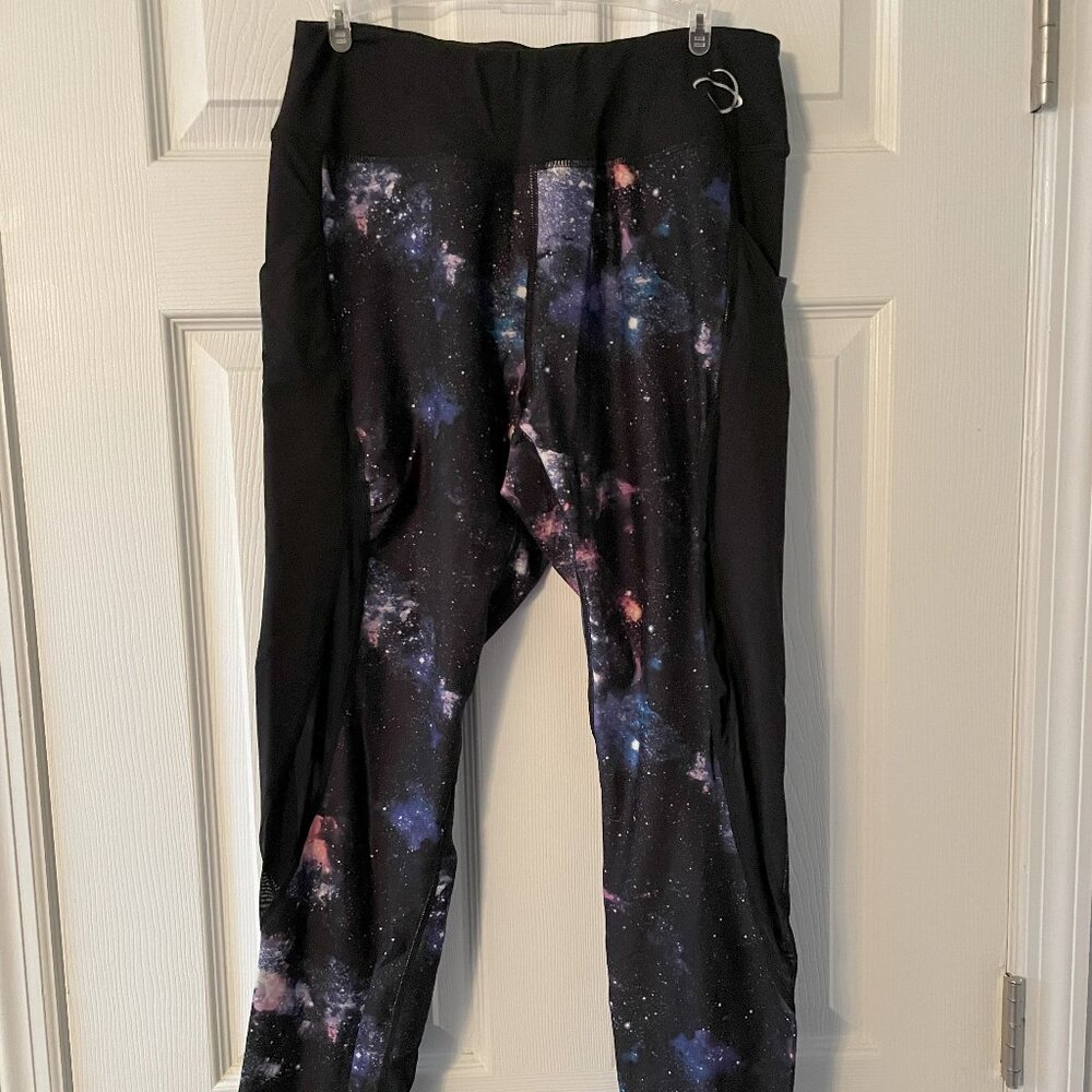 Her Universe Star Wars Galaxy Athletic Leggings